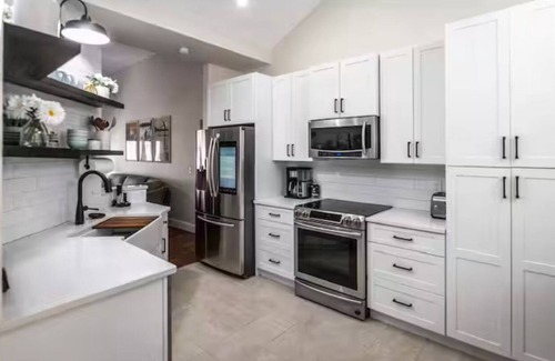 Gainesville House | Charming Home on Lake Lanier, sleeps 14, all the amenities! Come make Memories!
