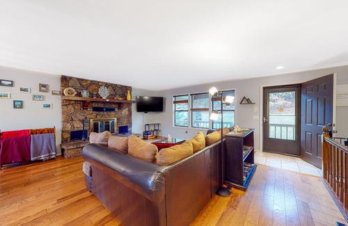 Eureka Springs House | Charming home with a yard, fireplace, hammock, firepit & beach gear