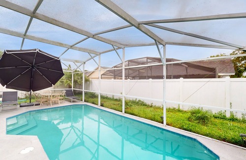 Indian Point House | Charming Home With Heated Pool, Ping-Pong and Pool Table