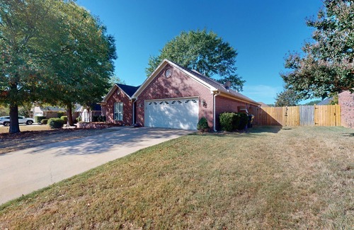 Conway House | Charming home with indoor fireplace, outdoor firepit, and private washer/dryer
