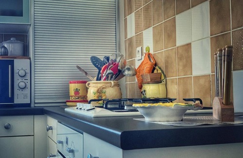 Neuvic Cottage | Charming Home with Modern Amenities in Scenic Neuvic, Dordogne