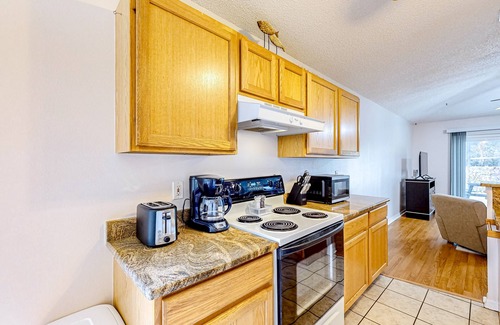 Tropic House | Charming home with private pool & lanai - centrally located
