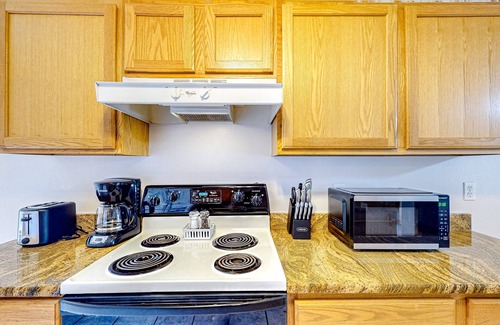 Tropic House | Charming home with private pool & lanai - centrally located