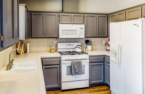 Oildale House | Charming home with private pool, hot tub, washer/dryer, & games - near downtown