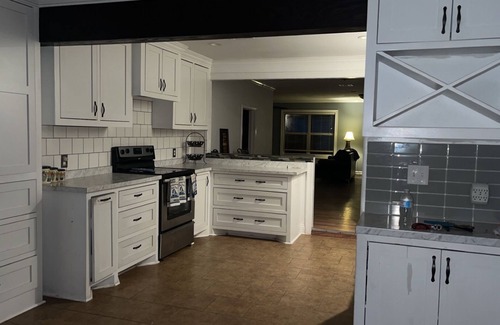 Lake Charles House | Charming home with Oak Tree lined streets in the heart of Lake Charles.