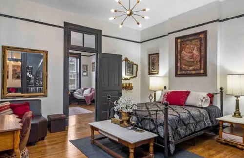 St. Louis House | Charming home with vintage vibes & unique features