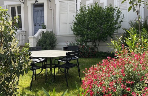Asnieres-sur-Seine House | Charming house with town garden near Paris, 4 bedrooms/8 p.