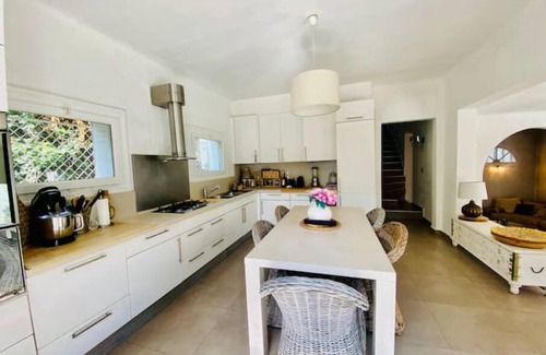 Roquefort-les-Pins Villa | Charming House 4 bedrooms 3 bathrooms with pool near Valbonne