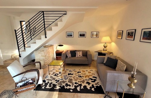 Simiane-la-Rotonde House | Charming house