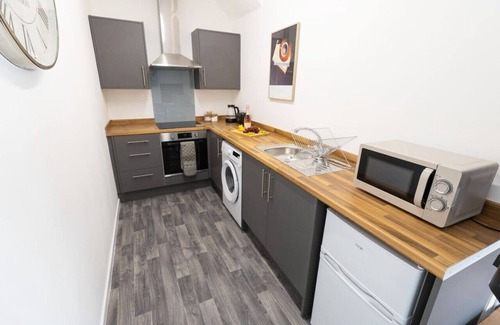 Redcar House | Charming House 3 minute's walk to the beach Free Parking Smart TV Wifi