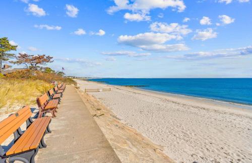 South Yarmouth House | Charming House by the Beach with Patio Grill and FirePit