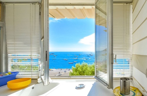 Positano City Centre House | Charming house CASA RAFFI with sea view near Positano’s Spiaggia Grande beach