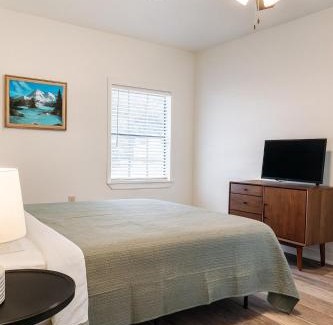 Scott Apartment | Charming House For Family Stays