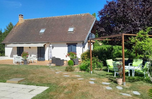 Villebret House | Charming house in a peaceful setting with access to a pond opposite