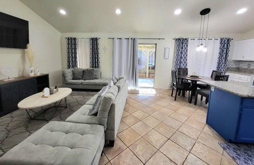 Palmdale House | Charming house in lovely Palmdale near Marie Kerr Park, schools, AV Mall