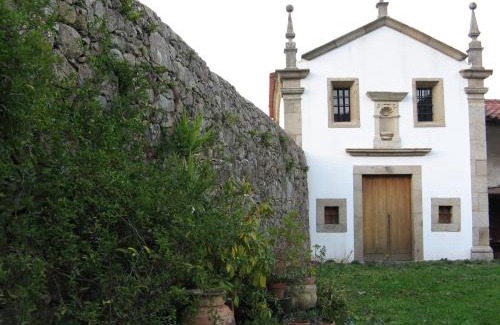 Povoa de Lanhoso House | Charming House in Covelas with Shared Pool