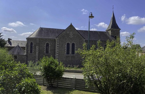 Rouperroux Cottage | Charming house in Rouperroux with garden and WIFI