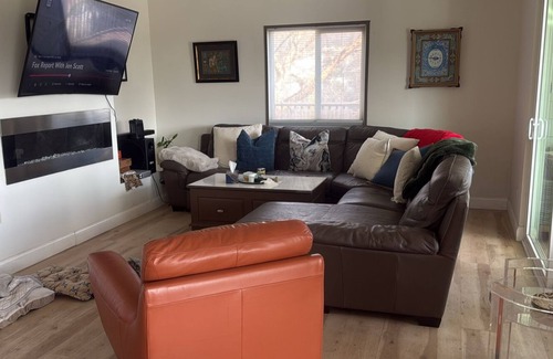 Poway House | Charming house in tranquil Poway with WiFi, AC