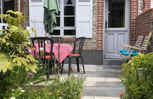 Yport House | Charming House near Alabaster Coast Beach