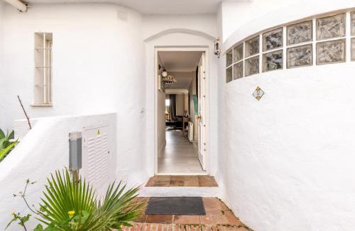 Torrequebrada House | Charming house next to the sea