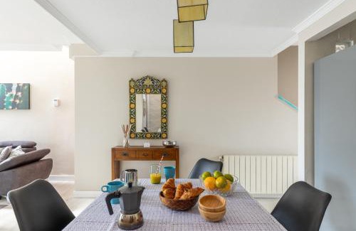 Torrequebrada House | Charming house next to the sea