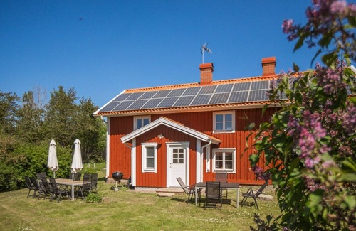 Johanneshov House | Charming house with beach,jetty,sauna,boatsn9 km from Gränna and Lake Vättern