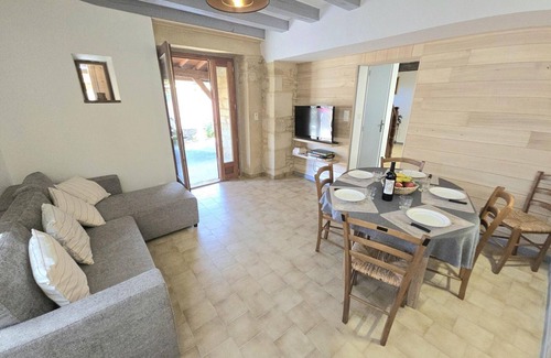 Grolejac Cottage | Charming house, shaded terrace near Sarlat