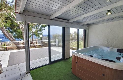 Marina di Marittima Villa | Charming house w/private sea access & jacuzzi