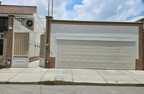 Torreon House | Charming house with AC in pleasant Torreón