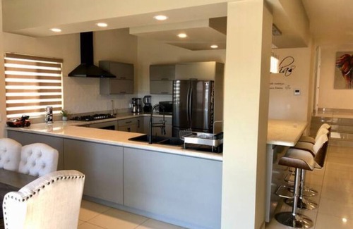 Lomas de Valle Verde House | Charming House With Beautiful City View