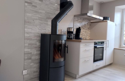 Creances Cottage | Charming house with enclosed garden, near the sea