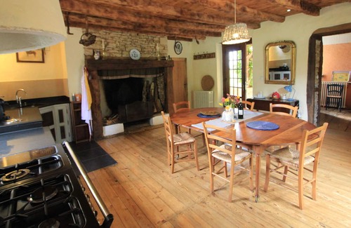 Loubejac House | Charming house with enclosed garden