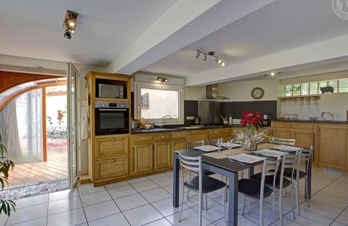 Montbrison Cottage | Charming House with Spa and Sauna in Montbrison