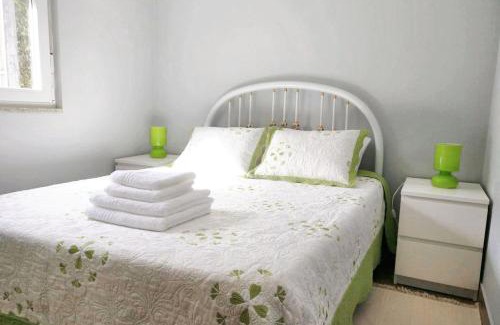 Vila Verde House | Charming house with lake and mountain views in Rendufe