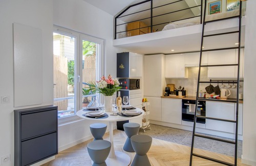 Liberation House | CHARMING HOUSE with large private terrace, air-conditioned, town centre