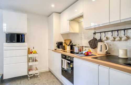 Liberation House | CHARMING HOUSE with large private terrace, air-conditioned, town centre