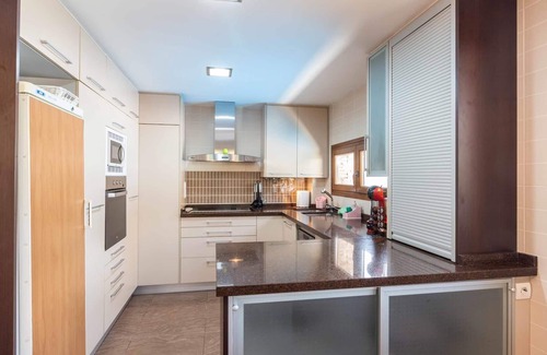 Durcal Villa | Charming house with pool and barbecue area