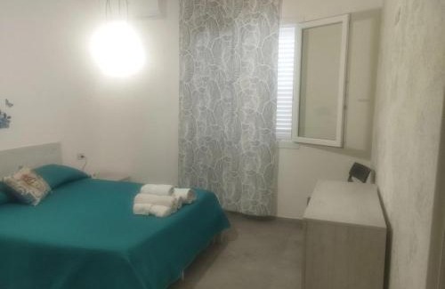 Arenella Apartment | Charming House with Pool in Arenella, Air Conditioning