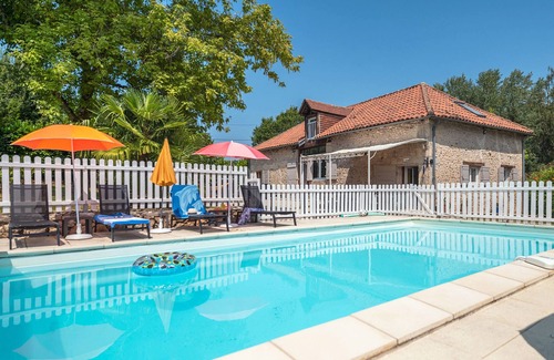 Limeyrat House | Charming House with Private Heated Pool/Enclosed Grounds