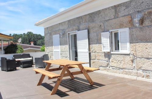 Vila Nova de Famalicao House | Charming house with shared pool in Requião + Enclosed garden