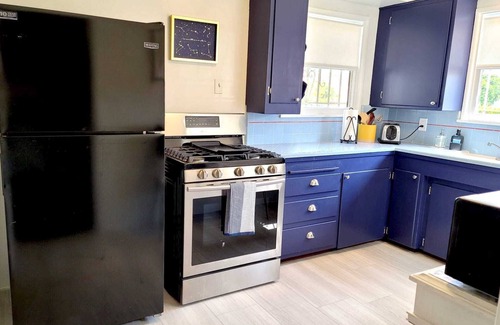 Harbor House | Charming house with WiFi in West Long Beach