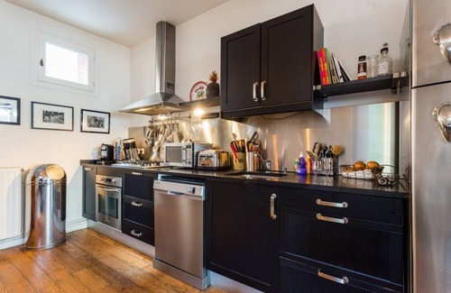 Batignolles House | Charming house with wooded terrace