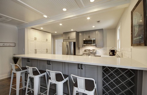 Charleston Cottage | Charming in Charleston - Close to Downtown & Folly Beach