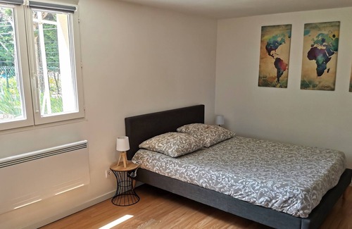 Clermont-Ferrand Apartment | Charming independent studio homestay