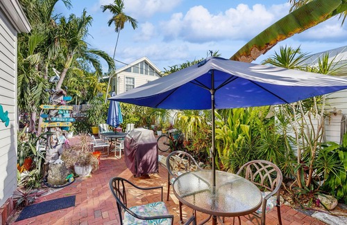 Old Town Cottage | Charming island cottage with sunny patio, modern kitchen, AC & dog friendly yard