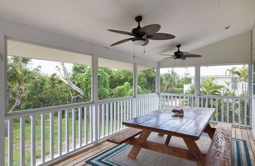 The Dunes House | Charming Island Cottage in Dunes Golf Tennis Club