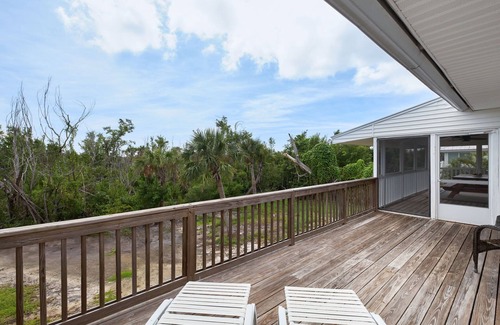 The Dunes House | Charming Island Cottage in Dunes Golf Tennis Club