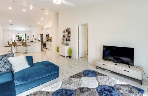 Poinciana House | Charming Kissimmee Duplex: 18 Mi to Disney!