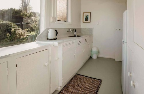 Oakura Villa | Charming Kiwi Bach Near Oakura Beach