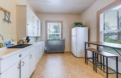 Altamont Apartment | Charming Klamath Falls Apt: Walk to Downtown!